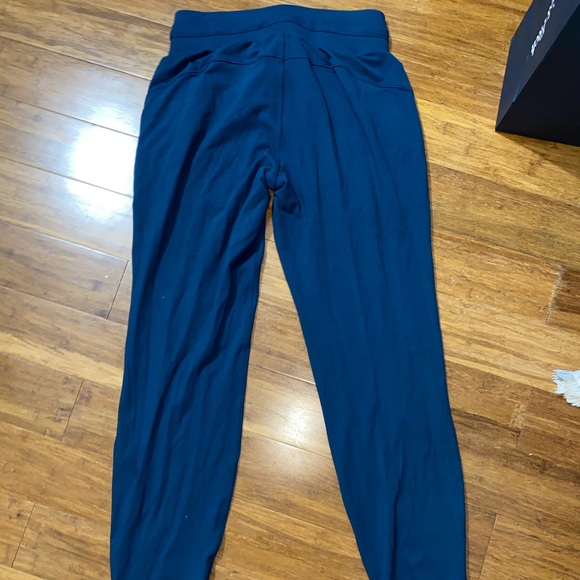 Lululemon Jogger/leggings - Picture 2 of 3